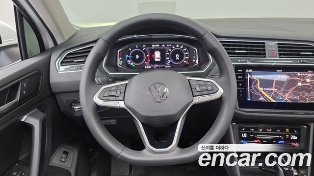 Volkswagen Tiguan 2021 — photo 13