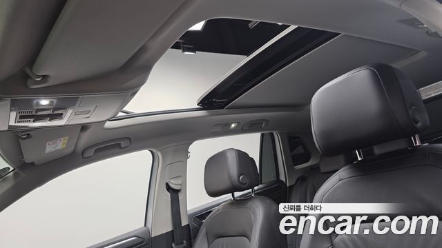 Volkswagen Tiguan 2021 — photo 19