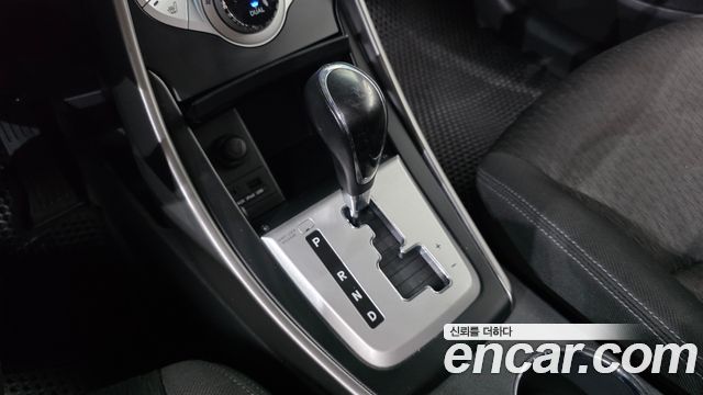 Hyundai AVANTE 2011 — photo 9