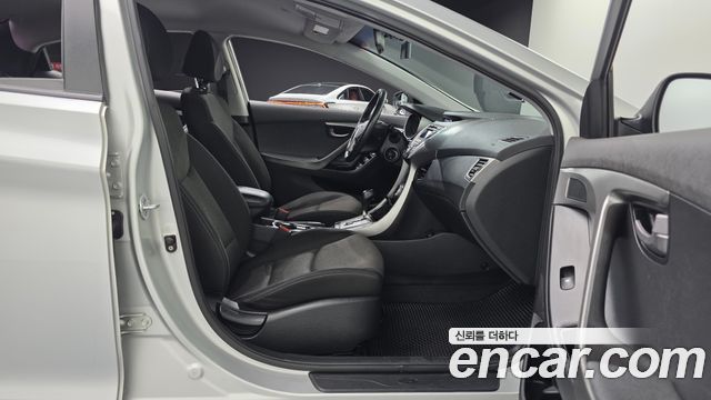 Hyundai AVANTE 2011 — photo 11