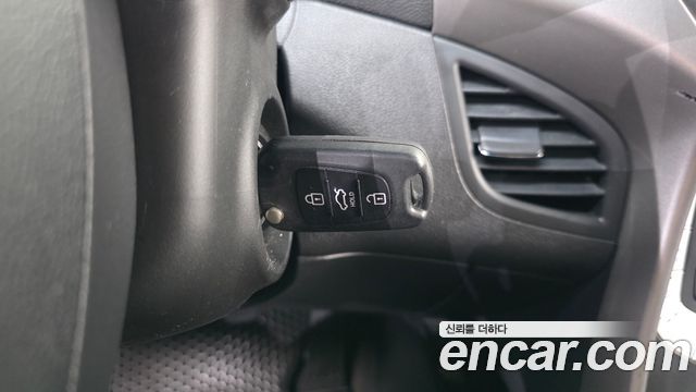 Hyundai AVANTE 2011 — photo 19