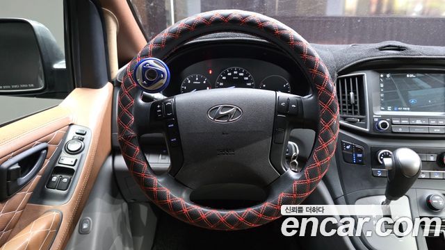 Hyundai Starex 2019 — photo 13