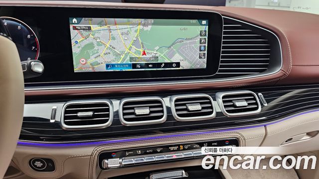 Mercedes-Benz GLS-Class 2023 — photo 20