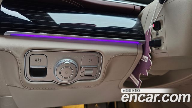Mercedes-Benz GLS-Class 2023 — photo 24