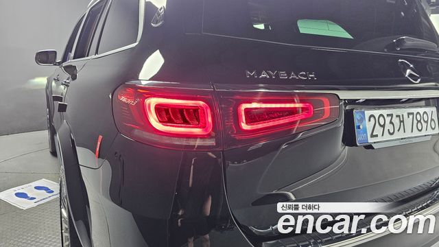 Mercedes-Benz GLS-Class 2023 — photo 9