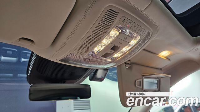 Mercedes-Benz GLS-Class 2023 — photo 30