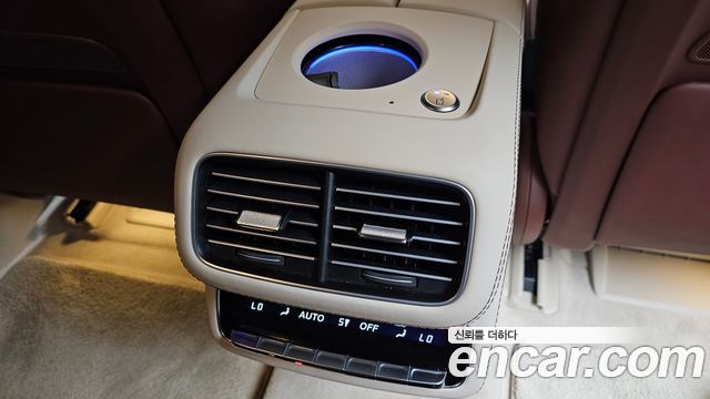 Mercedes-Benz GLS-Class 2023 — photo 31