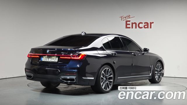 BMW 7-Series 2021 — photo 2