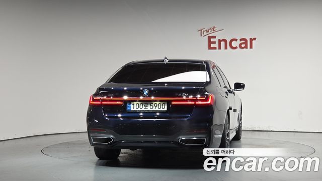 BMW 7-Series 2021 — photo 4