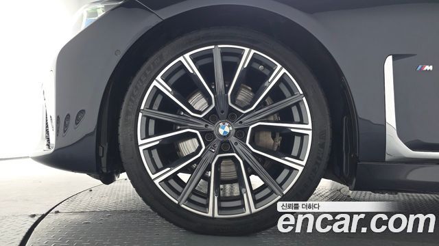 BMW 7-Series 2021 — photo 5