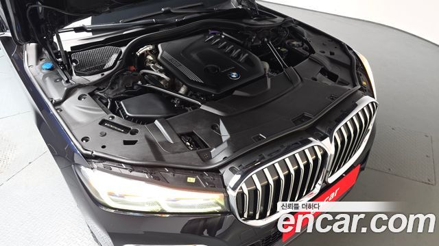 BMW 7-Series 2021 — photo 6