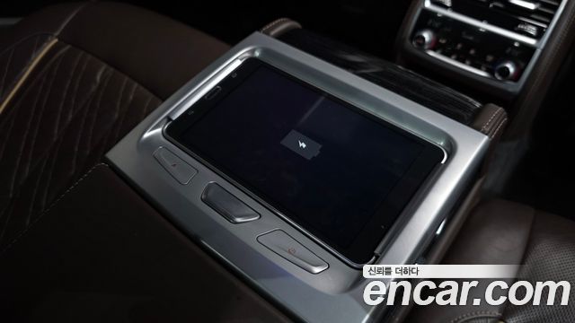 BMW 7-Series 2021 — photo 23