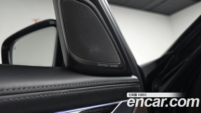 BMW 7-Series 2021 — photo 24
