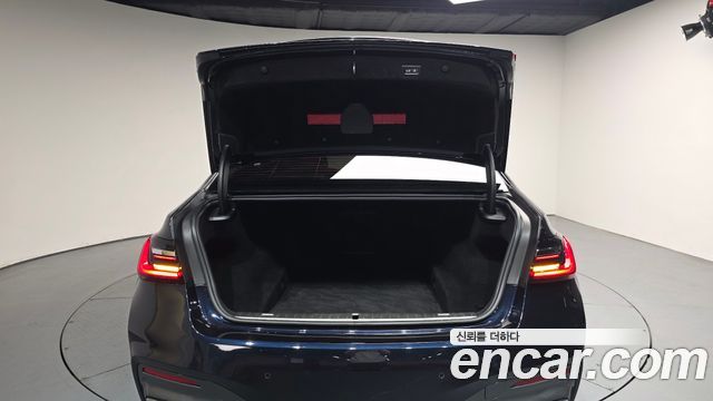 BMW 7-Series 2021 — photo 26