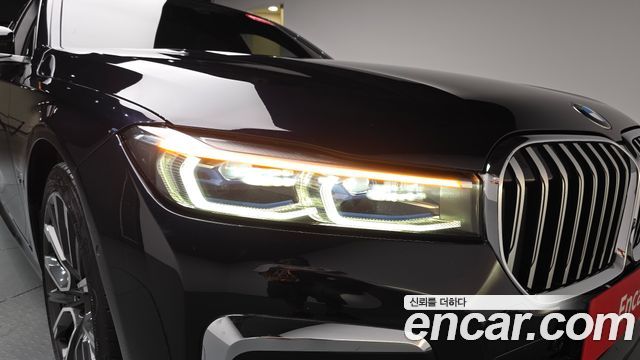 BMW 7-Series 2021 — photo 8