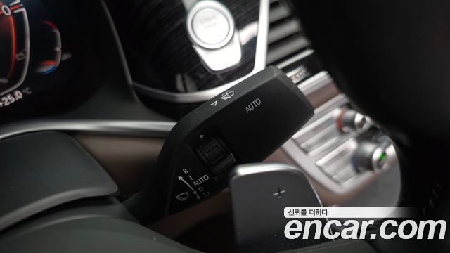 BMW 7-Series 2021 — photo 28