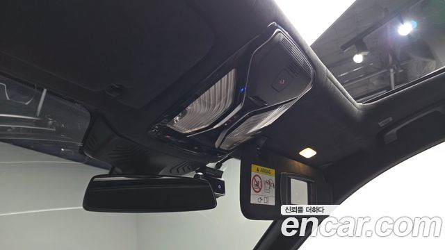 BMW 7-Series 2021 — photo 35