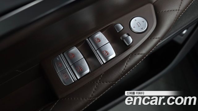 BMW 7-Series 2021 — photo 38