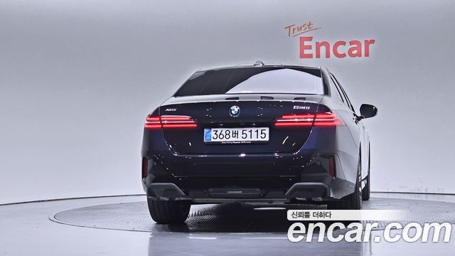 BMW 5-Series 2025 — photo 4