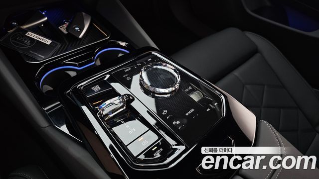 BMW 5-Series 2025 — photo 12