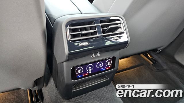 BMW 5-Series 2025 — photo 23