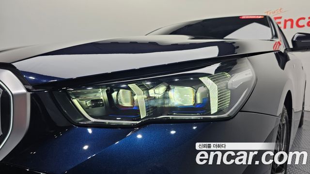 BMW 5-Series 2025 — photo 8
