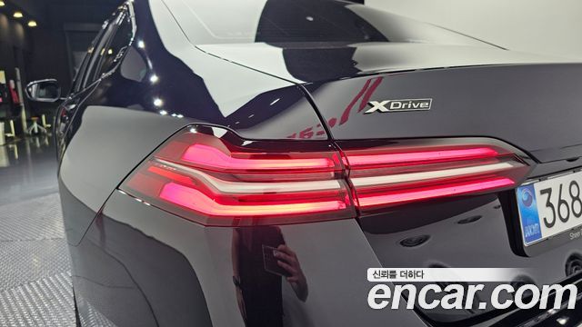 BMW 5-Series 2025 — photo 9