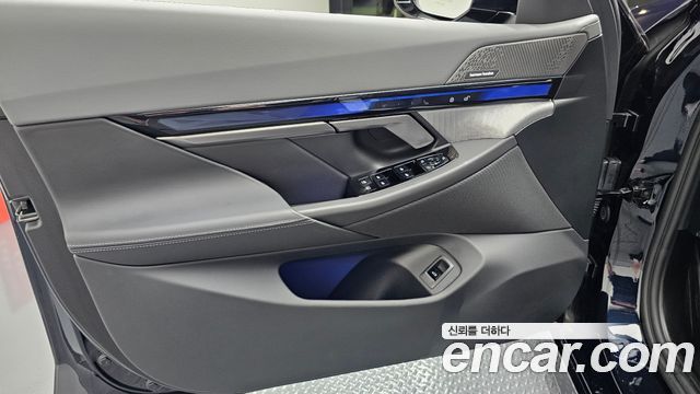 BMW 5-Series 2025 — photo 14