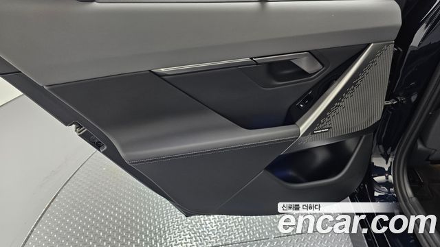 BMW 5-Series 2025 — photo 15