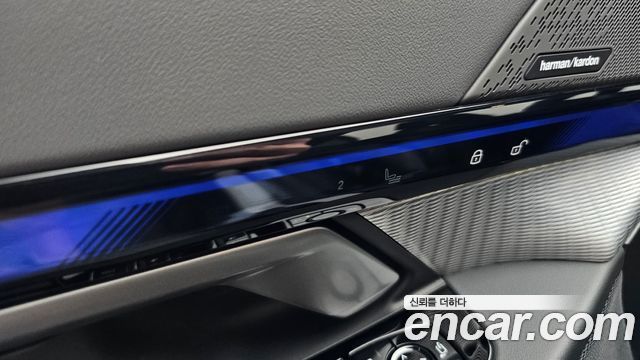 BMW 5-Series 2025 — photo 29