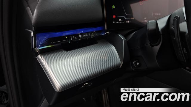 BMW 5-Series 2025 — photo 32