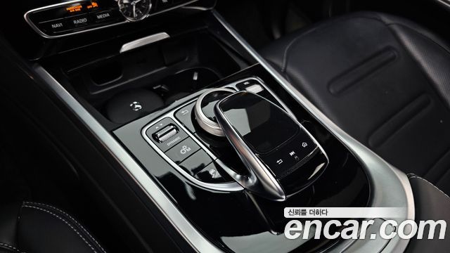 Mercedes-Benz G-Class 2023 — photo 23