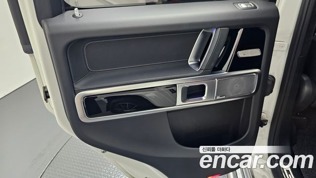 Mercedes-Benz G-Class 2023 — photo 15