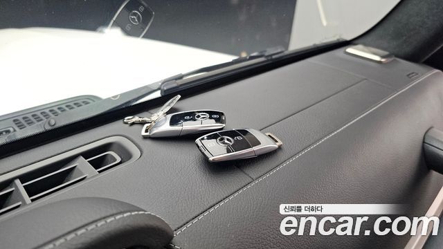 Mercedes-Benz G-Class 2023 — photo 27