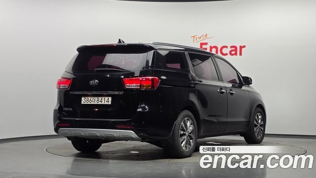 Kia Canival 2018 — photo 2