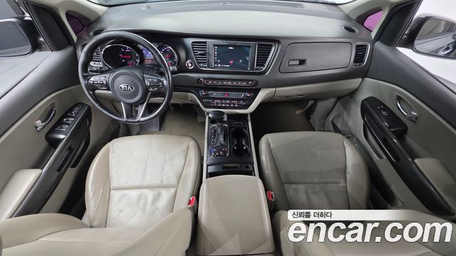 Kia Canival 2018 — photo 7