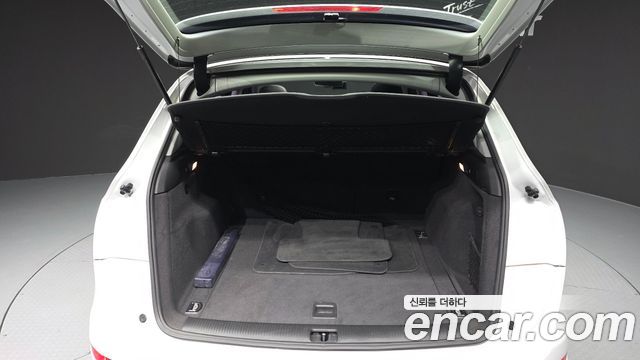 Audi Q5 2016 — photo 20