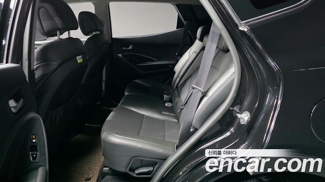 Hyundai Santafe 2017 — photo 16