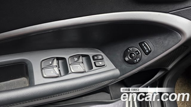Hyundai Santafe 2017 — photo 28