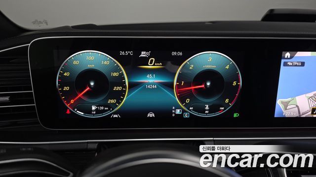 Mercedes-Benz GLE-Class 2023 — photo 8