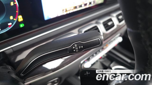 Mercedes-Benz GLE-Class 2023 — photo 9