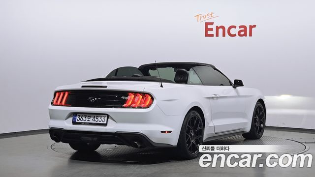 Ford Mustang 2021 — photo 2