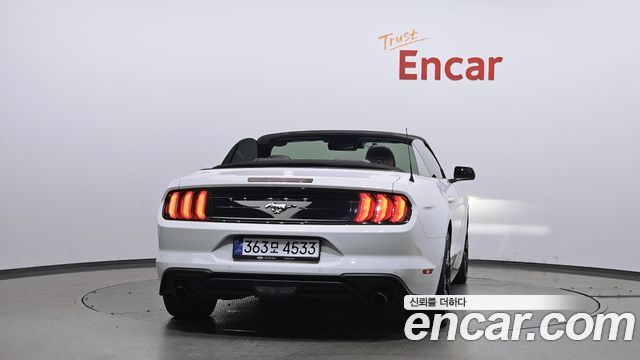 Ford Mustang 2021 — photo 4