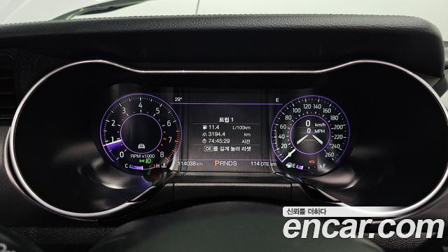 Ford Mustang 2021 — photo 8