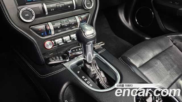 Ford Mustang 2021 — photo 9