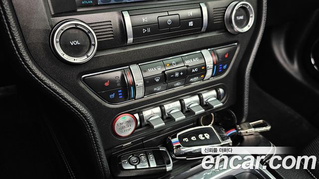 Ford Mustang 2021 — photo 13