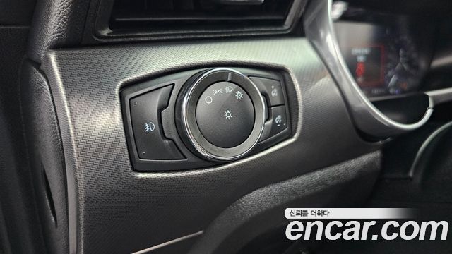 Ford Mustang 2021 — photo 19