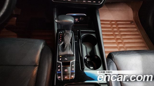 Kia K7 2016 — photo 9
