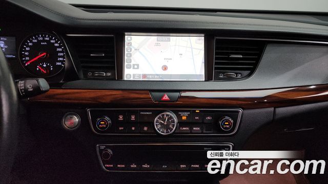 Kia K7 2016 — photo 13