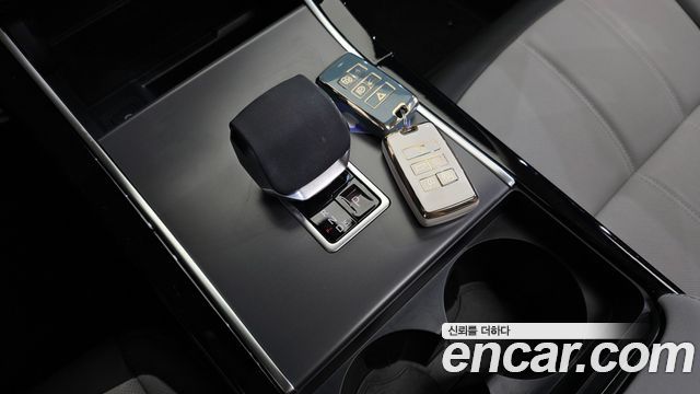 Land Rover Range Rover Evoque 2024 — photo 12